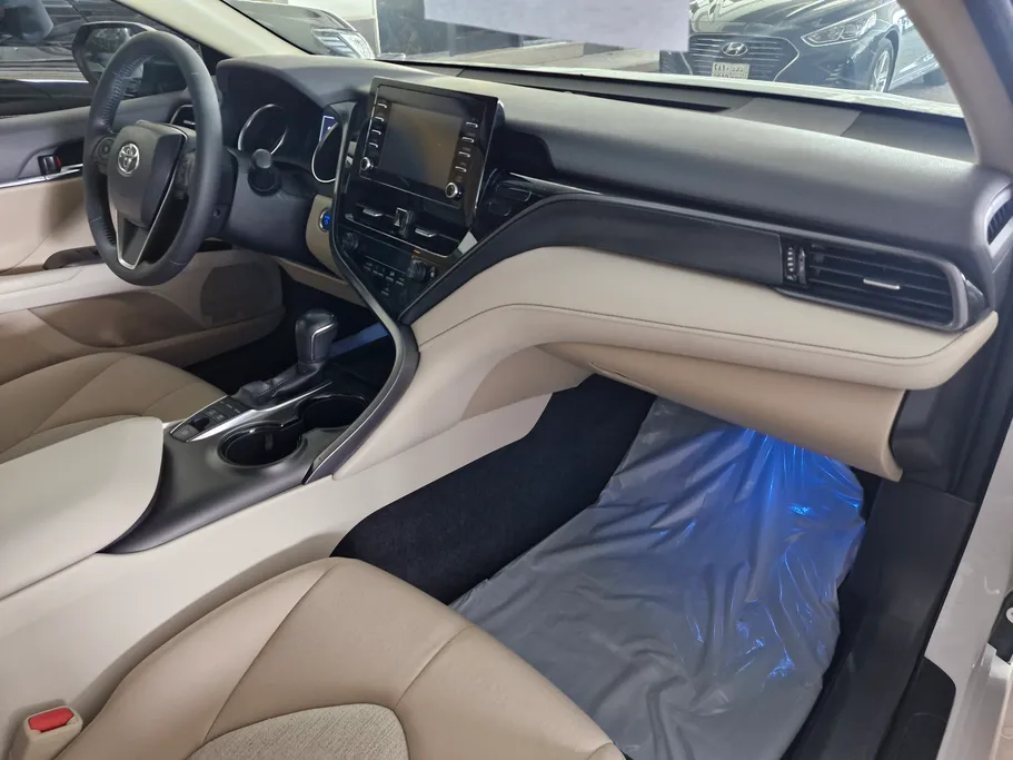 2022 Toyota Camry  GLE HEV  