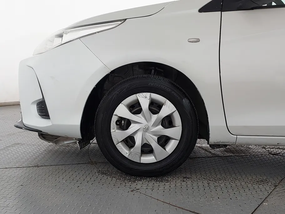2022 Toyota Yaris  Y 