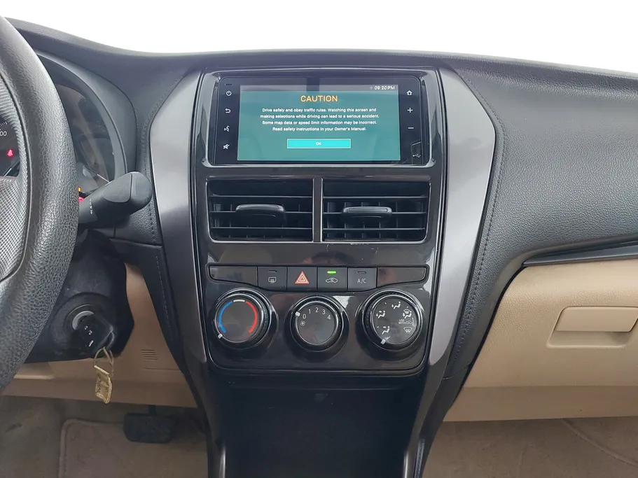 2022 Toyota Yaris  Y 