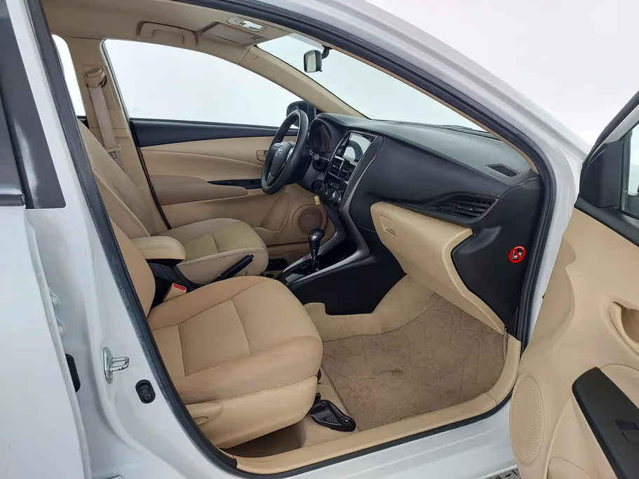 2022 Toyota Yaris  Y 