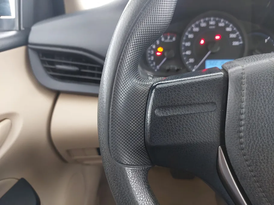 2022 Toyota Yaris  Y 