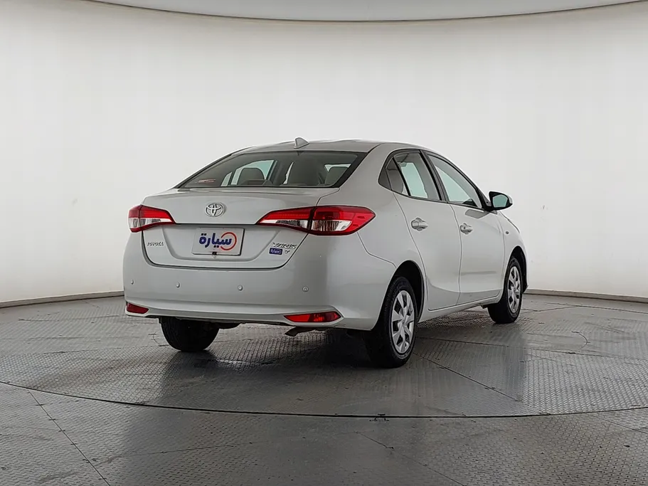 2022 Toyota Yaris  Y 