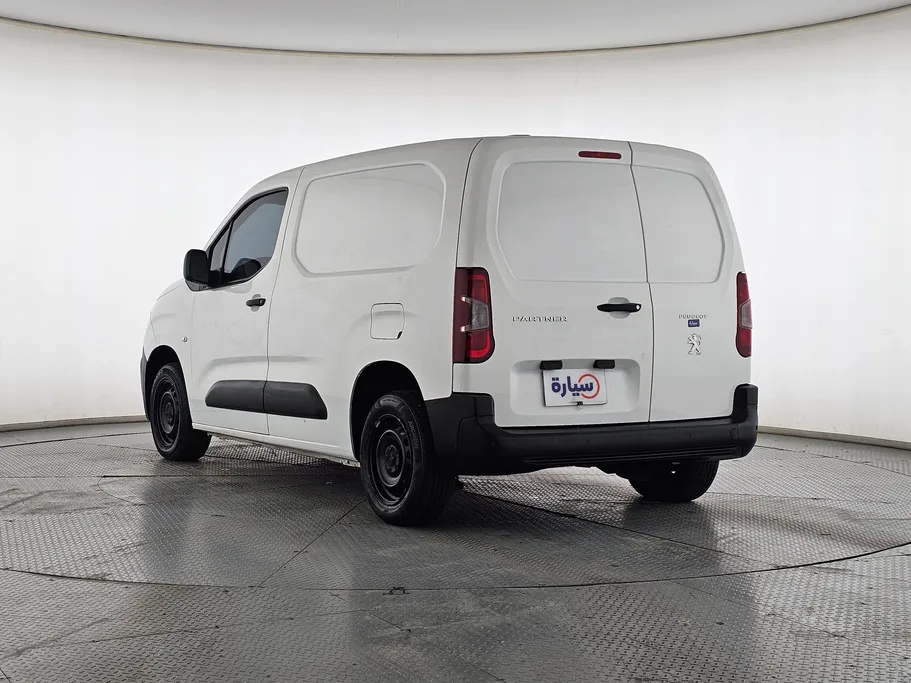 2023 Peugeot Partner Short van 