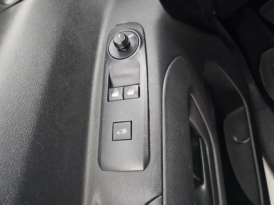 2023 Peugeot Partner Short van 