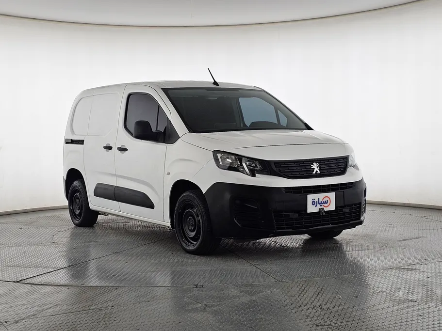 2023 Peugeot Partner Short van 