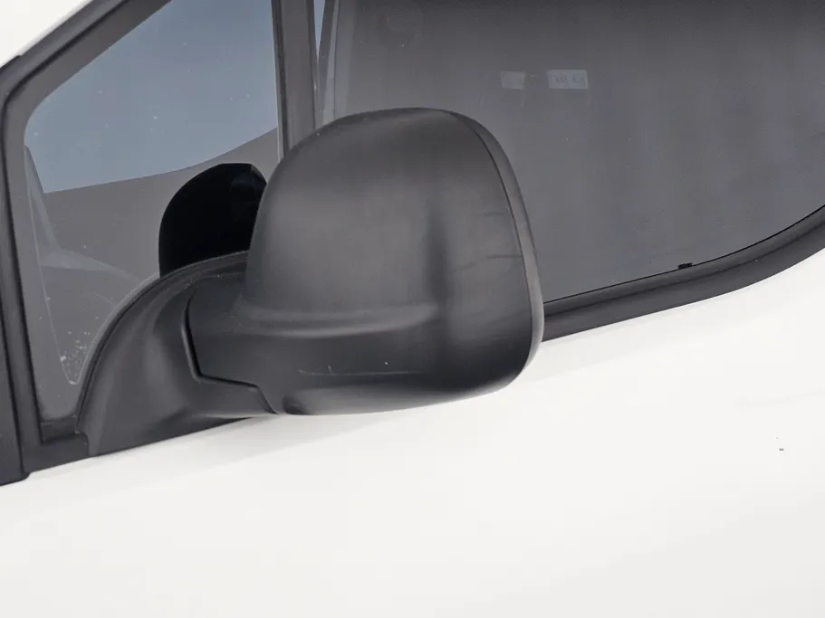 2023 Peugeot Partner Short van 