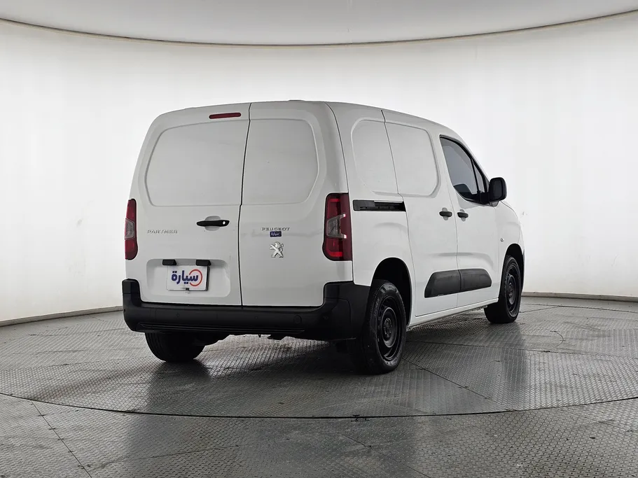 2023 Peugeot Partner Short van 
