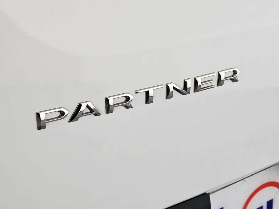 2023 Peugeot Partner Short van 