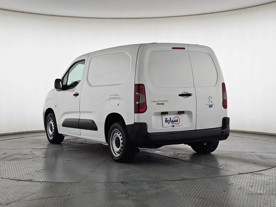 2021 Peugeot Partner Short van 
