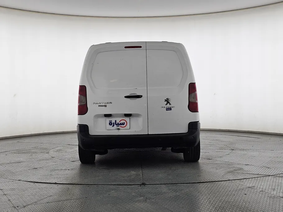 2021 Peugeot Partner Short van 