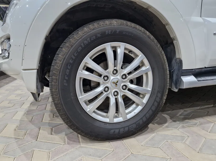 2020 Mitsubishi Pajero GLS 5Doors 
