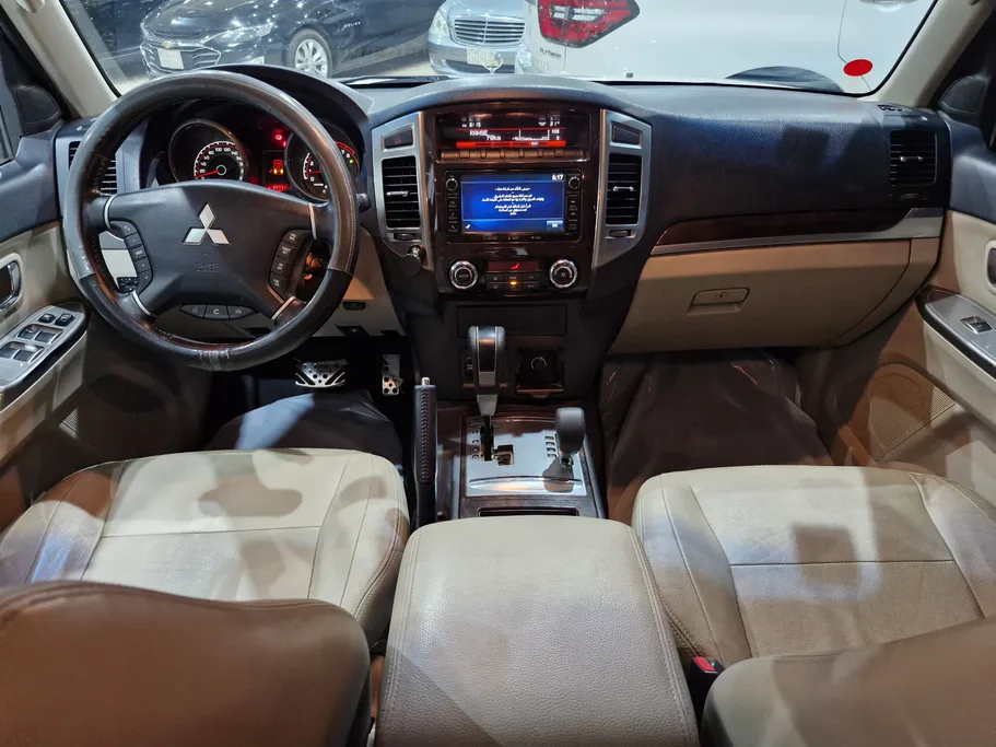 2020 Mitsubishi Pajero GLS 5Doors 