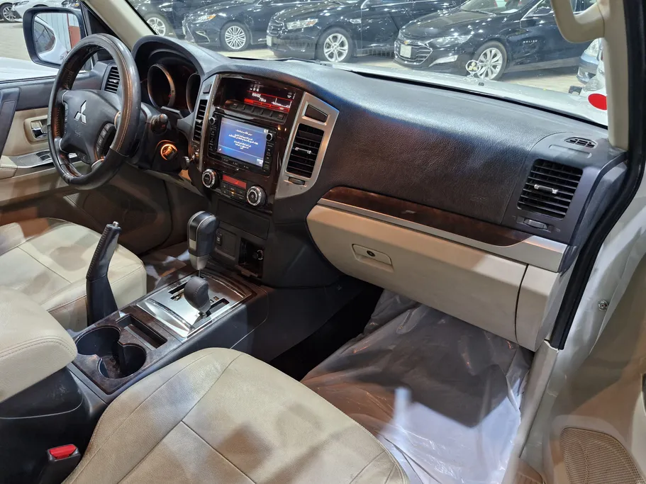 2020 Mitsubishi Pajero GLS 5Doors 