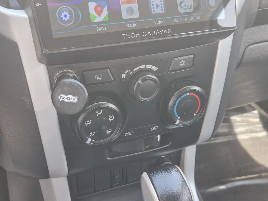 2022 Isuzu MU Half Full 