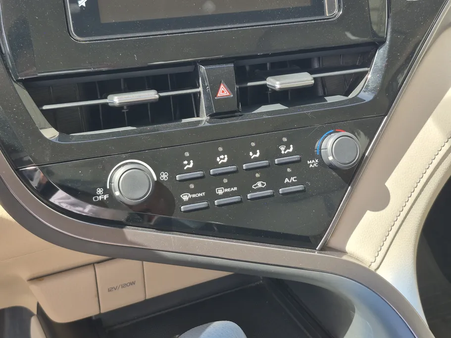 2023 Toyota Camry  LE 