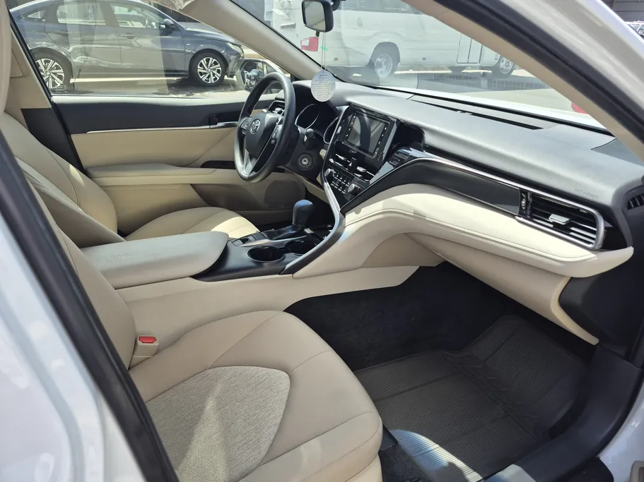 2023 Toyota Camry  LE 