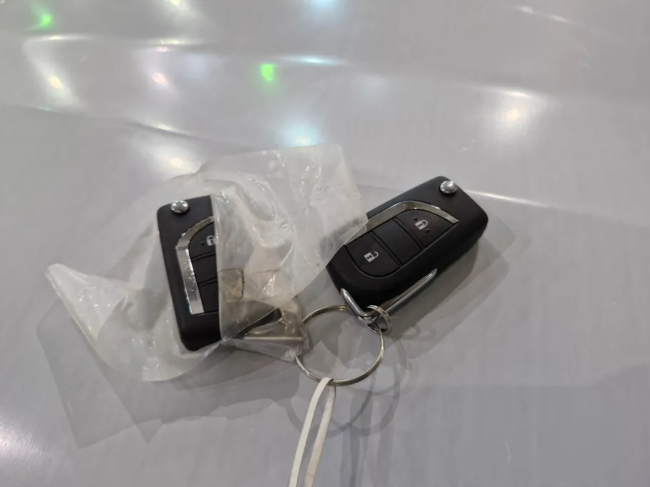 تويوتا راف فور LE 2025 