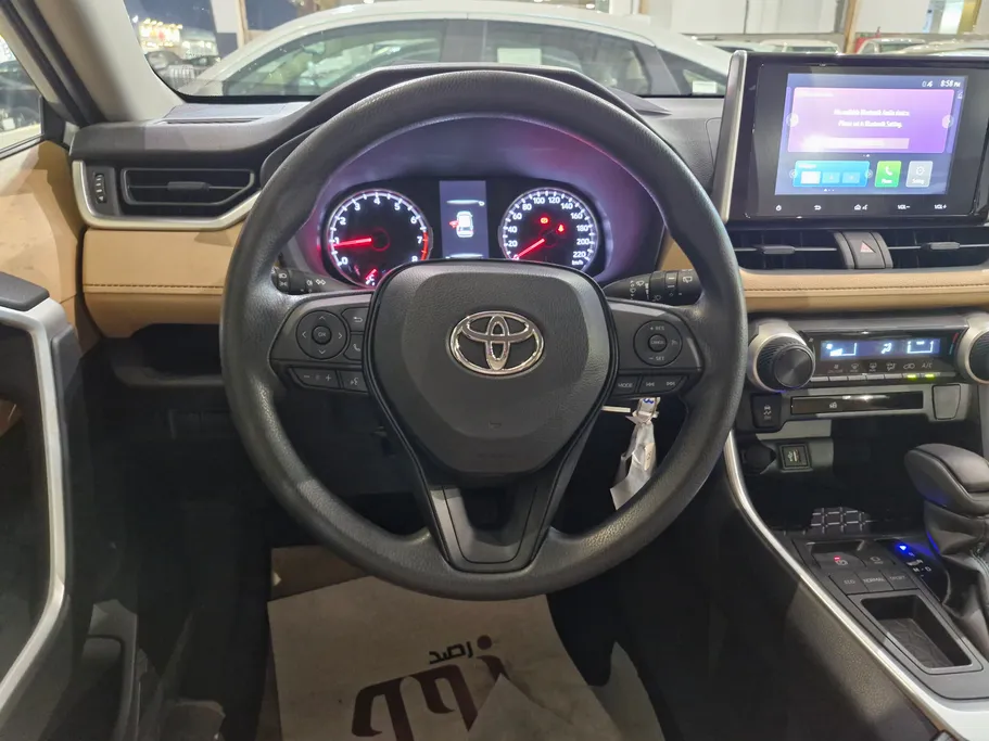 تويوتا راف فور LE 2025 