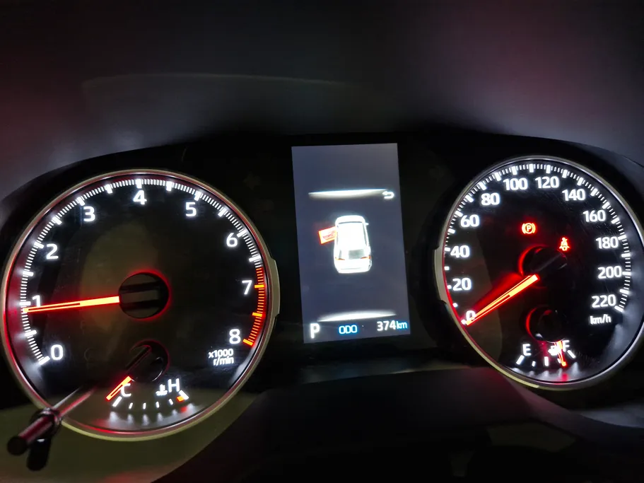 تويوتا راف فور LE 2025 