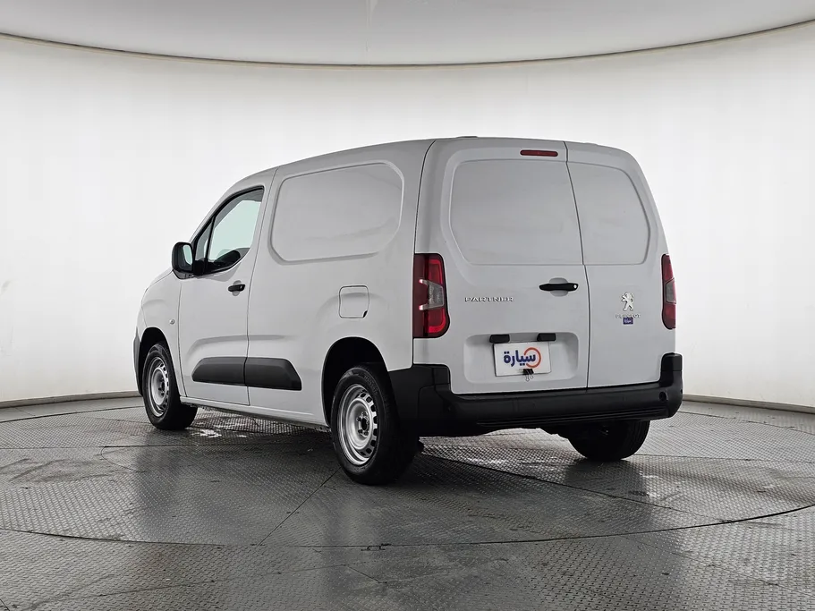 2023 Peugeot Partner Short van 