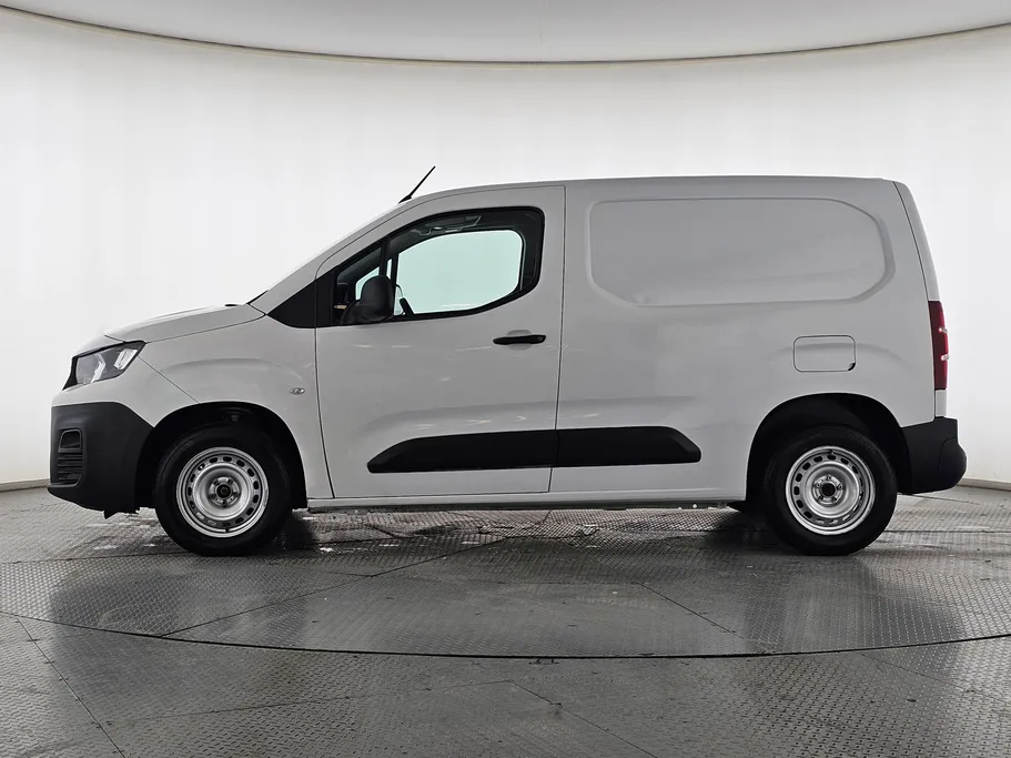 2023 Peugeot Partner Short van 