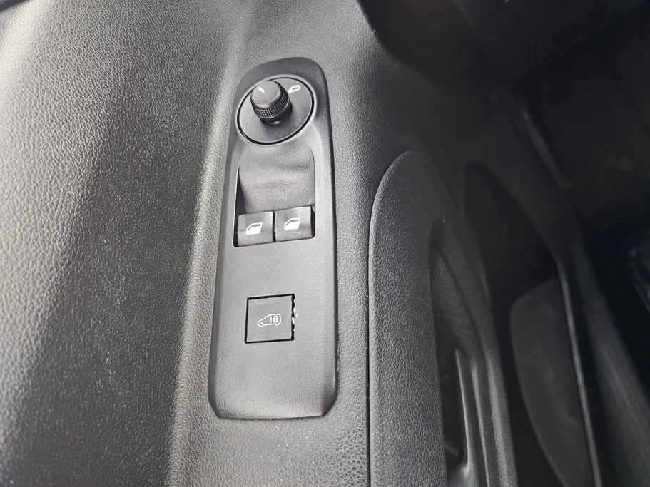 2023 Peugeot Partner Short van 