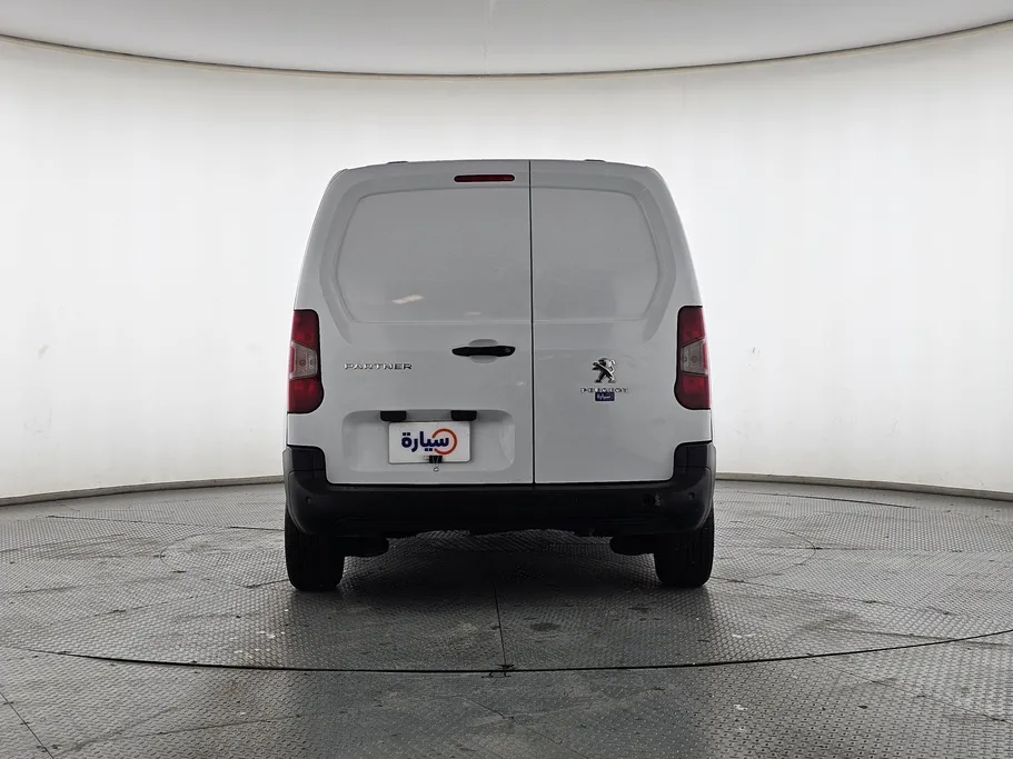 2023 Peugeot Partner Short van 