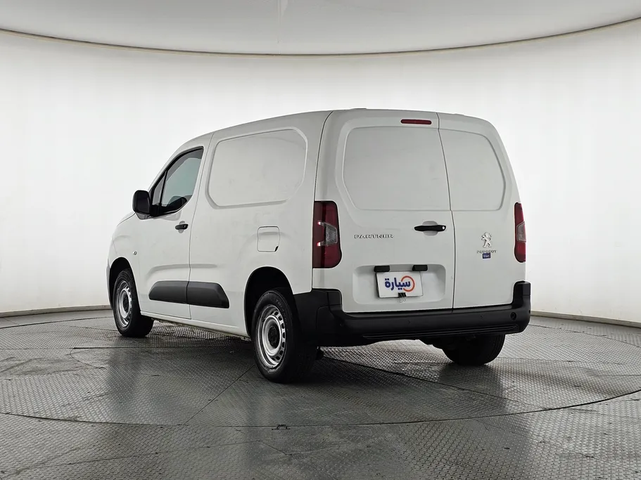 2023 Peugeot Partner Short van 