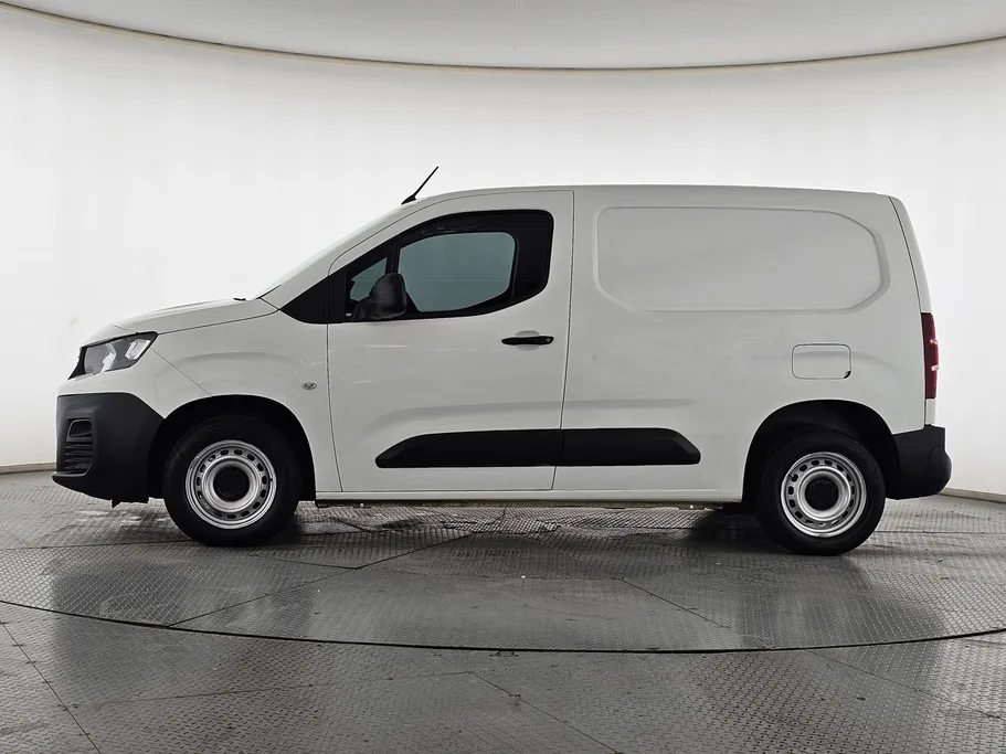 2023 Peugeot Partner Short van 