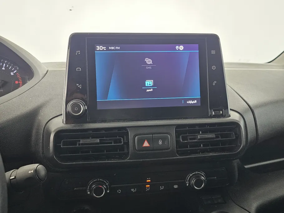 2023 Peugeot Partner Short van 