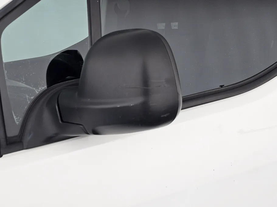 2023 Peugeot Partner Short van 