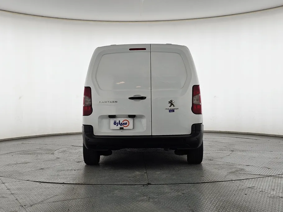 2023 Peugeot Partner Short van 