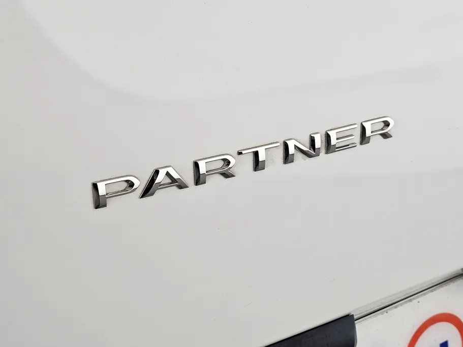 2023 Peugeot Partner Short van 