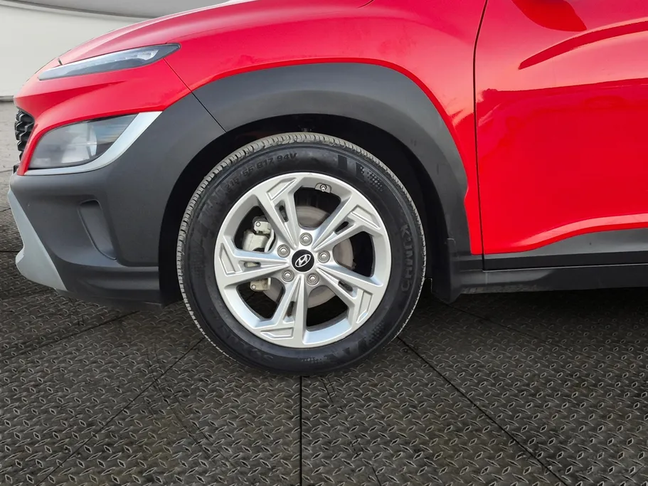 2023 Hyundai Kona SMART (Two Tone) 