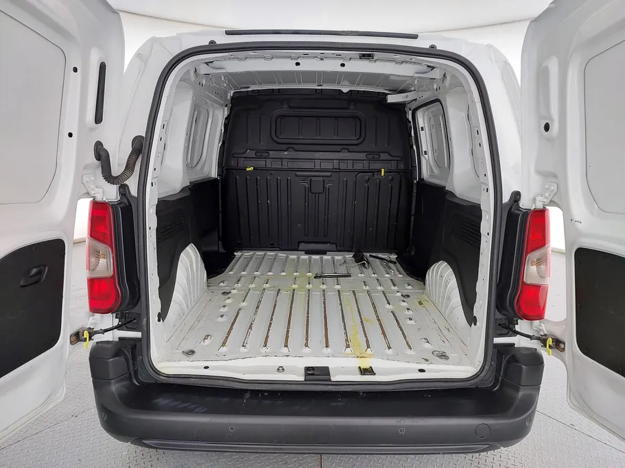 2023 Peugeot Partner Short van 
