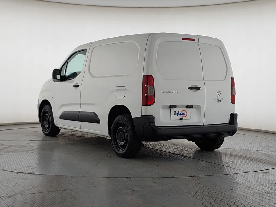 2023 Peugeot Partner Short van 