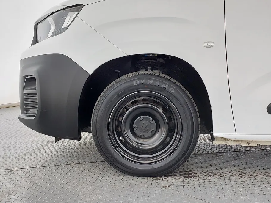 2023 Peugeot Partner Short van 