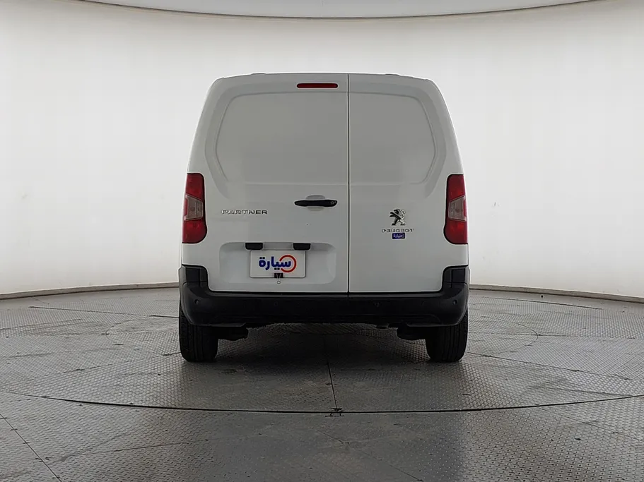 2023 Peugeot Partner Short van 