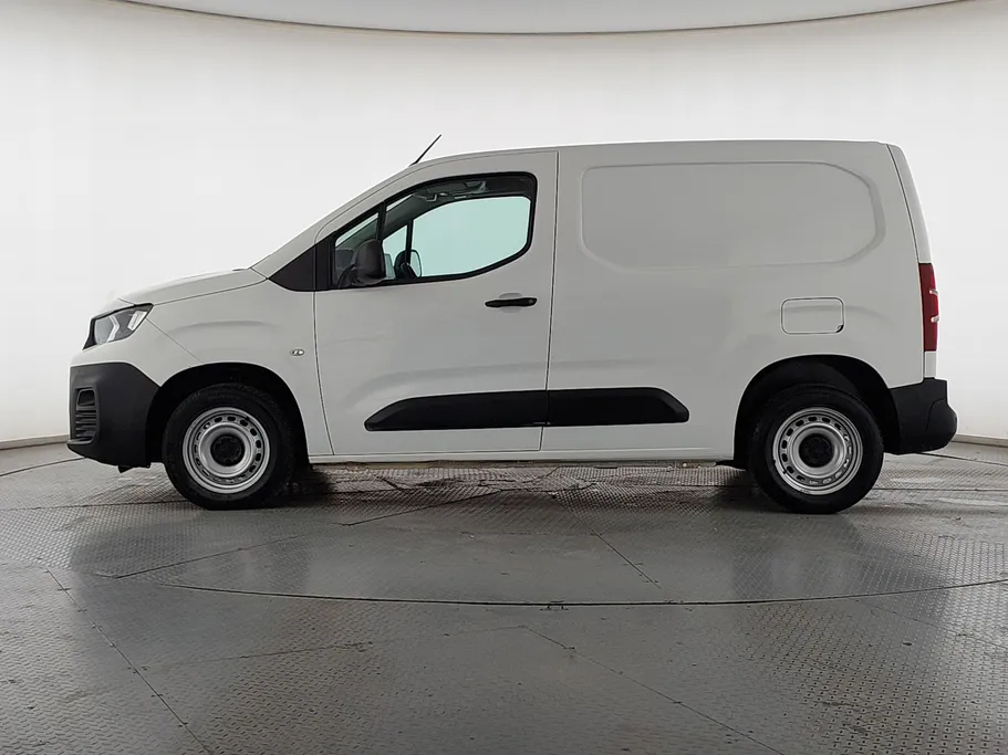 2023 Peugeot Partner Short van 