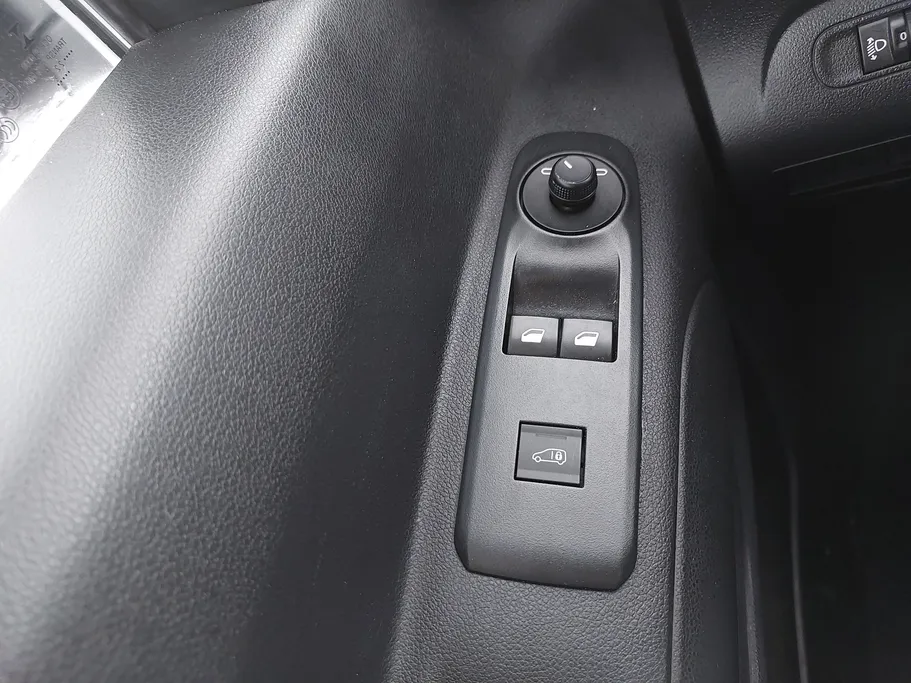 2023 Peugeot Partner Short van 