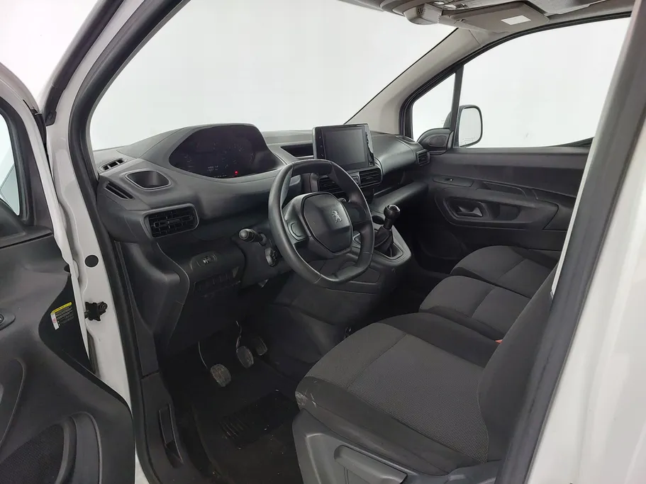 2023 Peugeot Partner Short van 