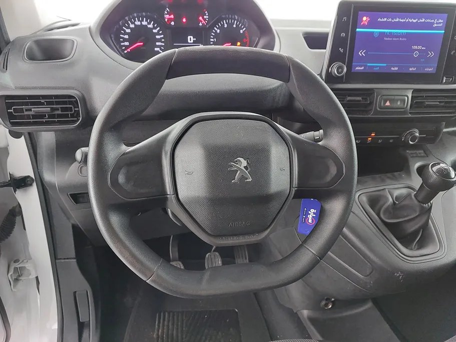 2023 Peugeot Partner Short van 