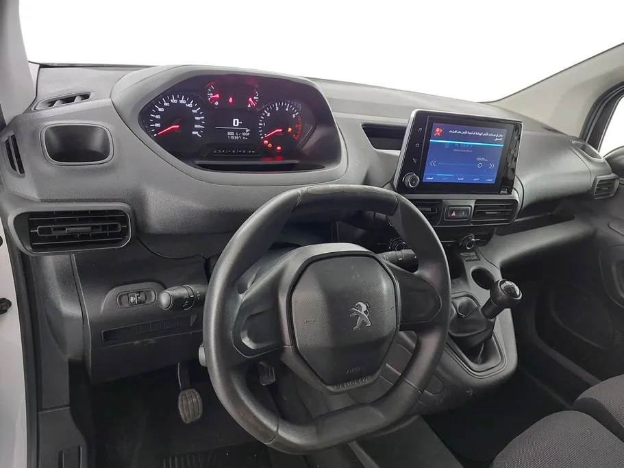 2023 Peugeot Partner Short van 
