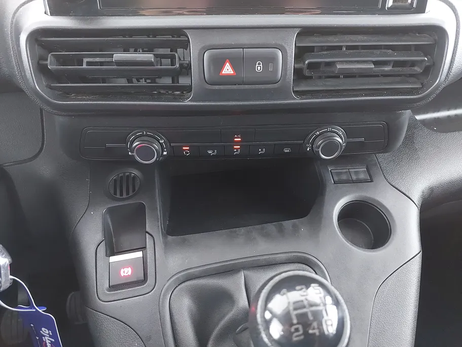 2023 Peugeot Partner Short van 