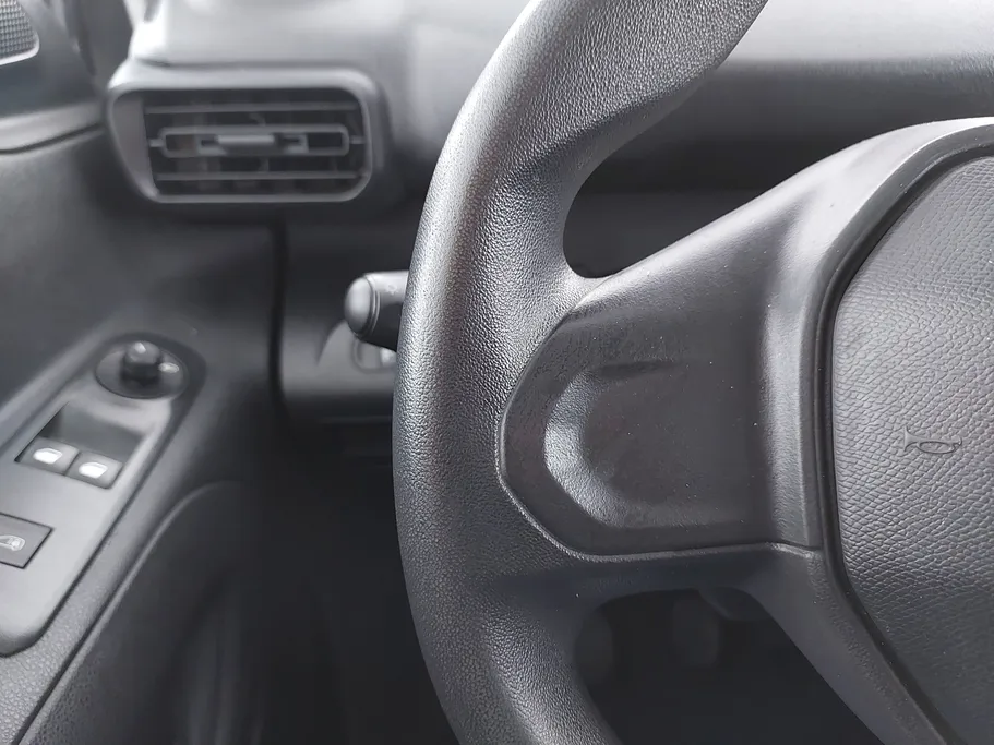 2023 Peugeot Partner Short van 