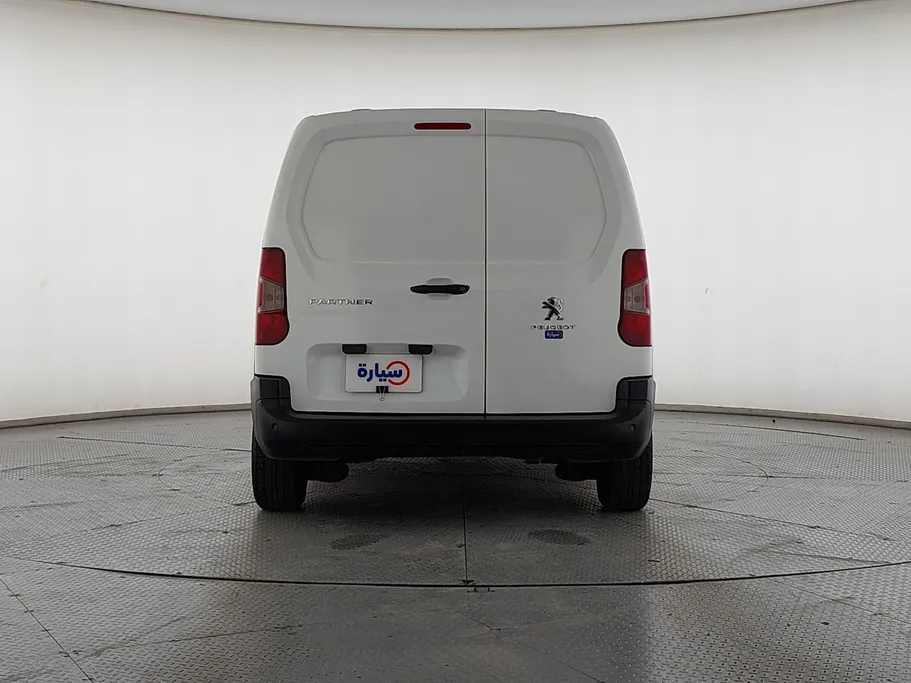 2023 Peugeot Partner Short van 