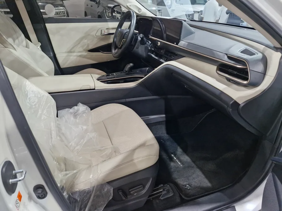 2023 Toyota Crown Majesta 