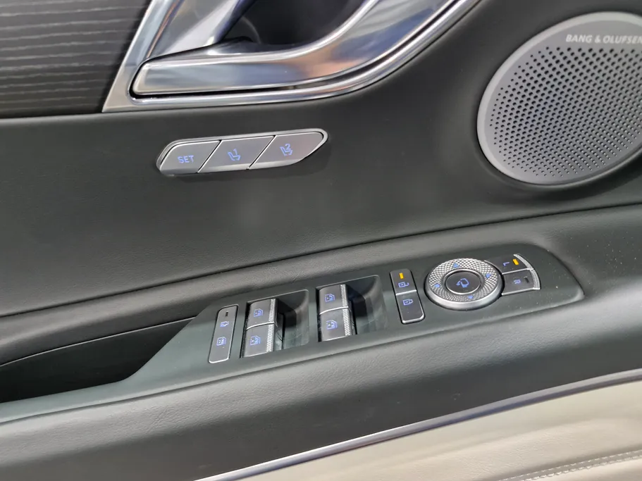 2025 Genesis GV80 Prestige 