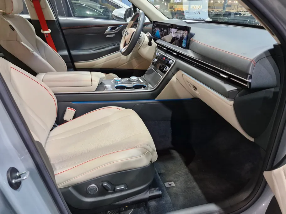 2025 Genesis GV80 Prestige 
