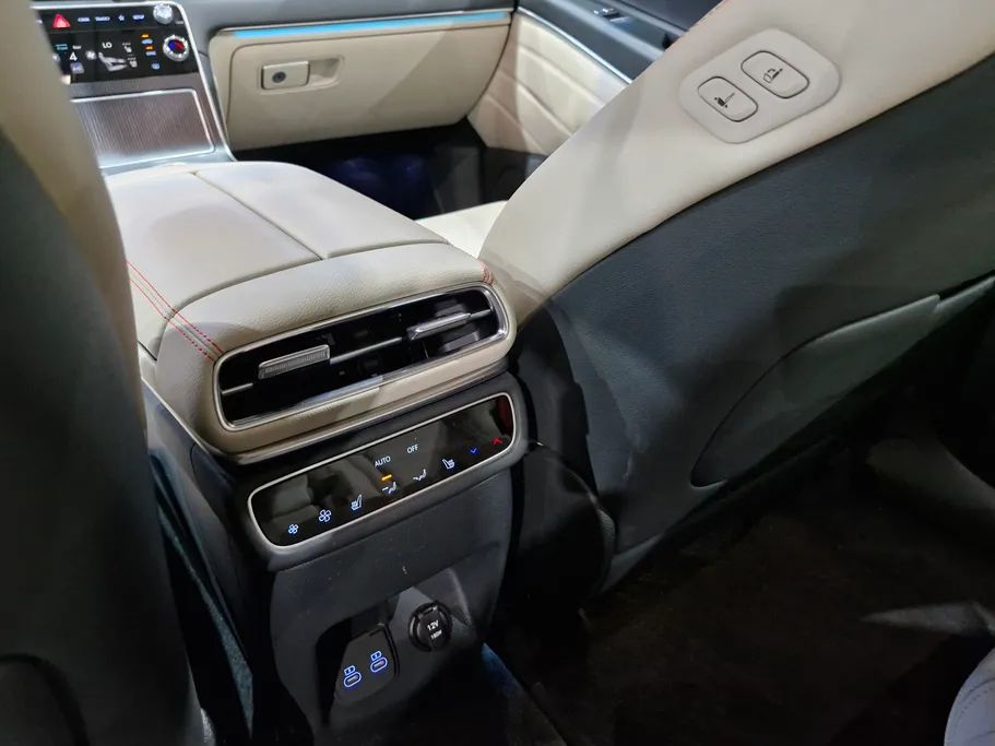 2025 Genesis GV80 Prestige 